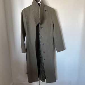 Aritzia Green Trench Coat with Classic Minimalist Design